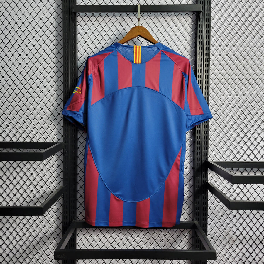 طقم برشلونة الاساسي 2005-2006